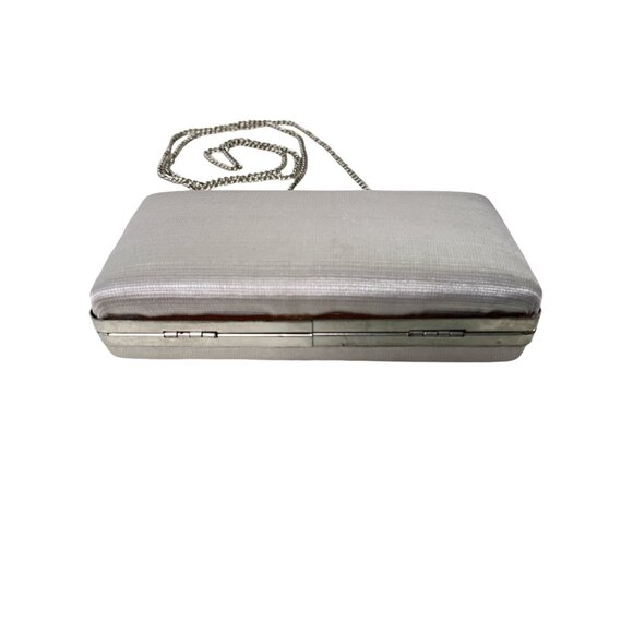 Vintage La Regale Metallic Silver Clutch Purse With Chain Strap & Snap Closure - Picture 3 of 5
